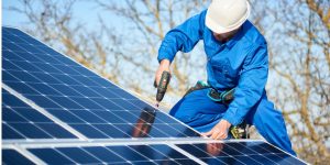 Installation Maintenance Panneaux Solaires Photovoltaïques à Projan